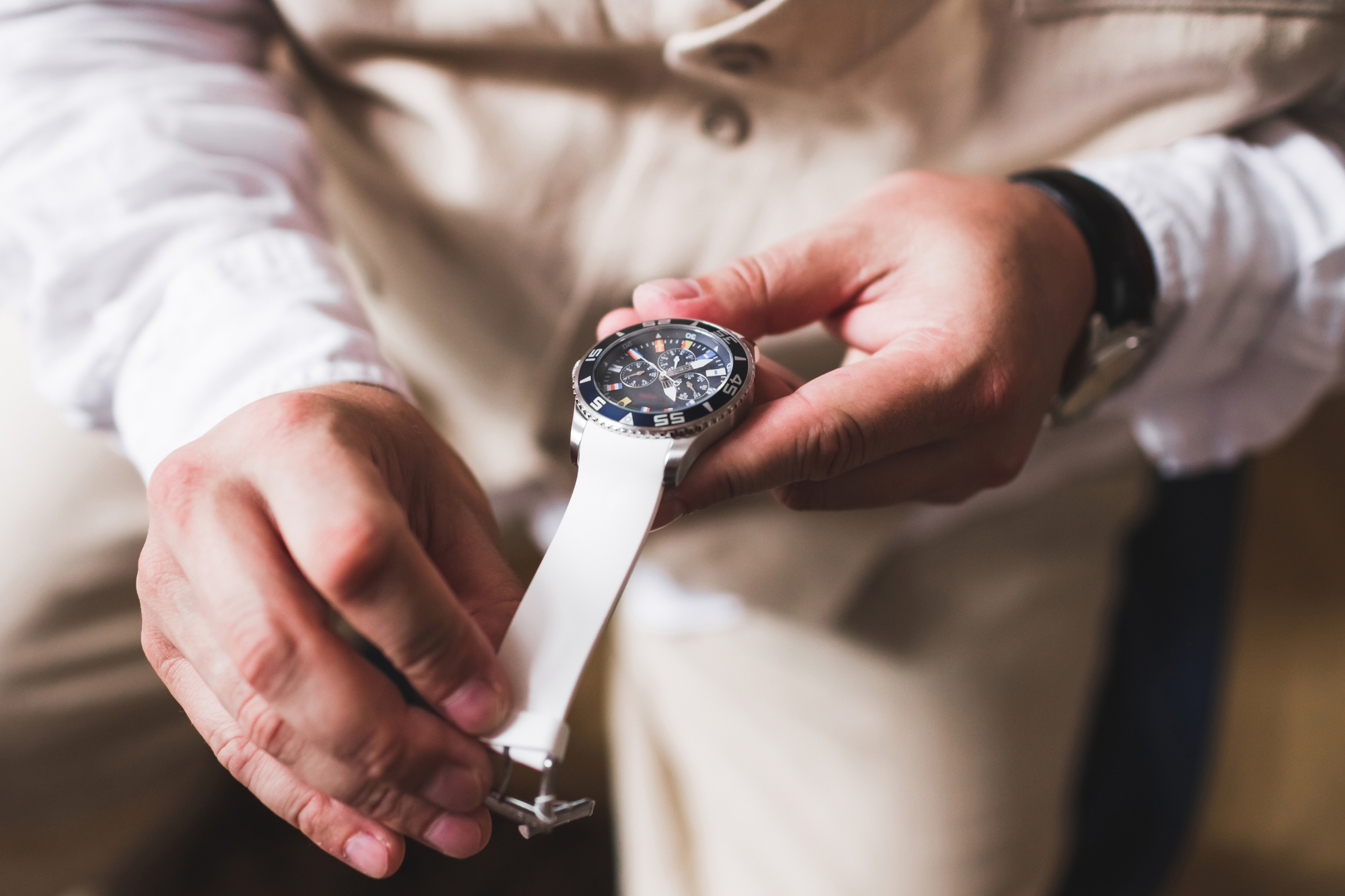 Holde botanist Accord Henrik Ørsnes sælger ure og smykker både på nettet og i deres butikker -  Businessguide