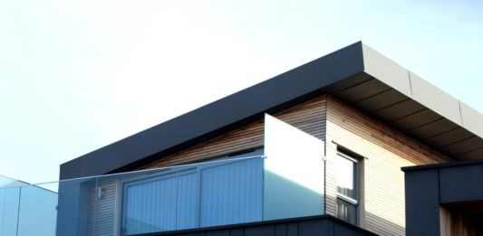 Træhuse.dk designer og bygger kvalitetstræhuse i forskellige størrelser og typer Træhus